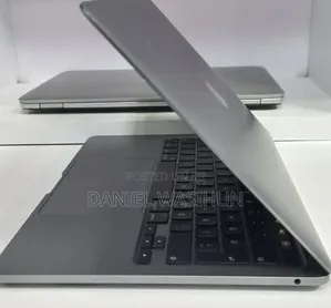 New Laptop Apple MacBook Pro 2020 M1 8GB Apple M1 Pro SSD 256GB