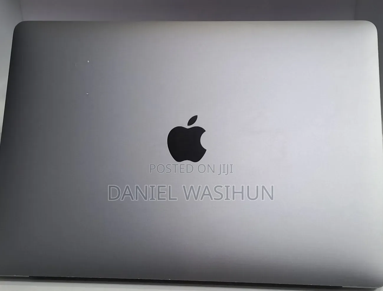 New Laptop Apple MacBook Pro 2020 M1 8GB Apple M1 Pro SSD 256GB