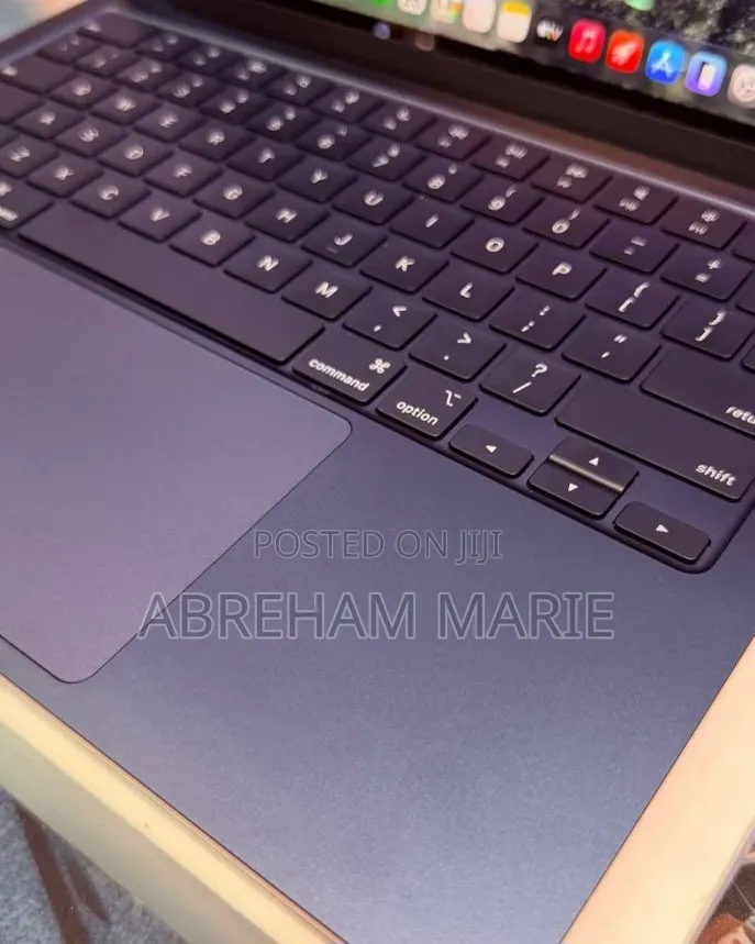 New Laptop Apple MacBook Air 2025 M4 16GB Apple M4 SSD 256GB