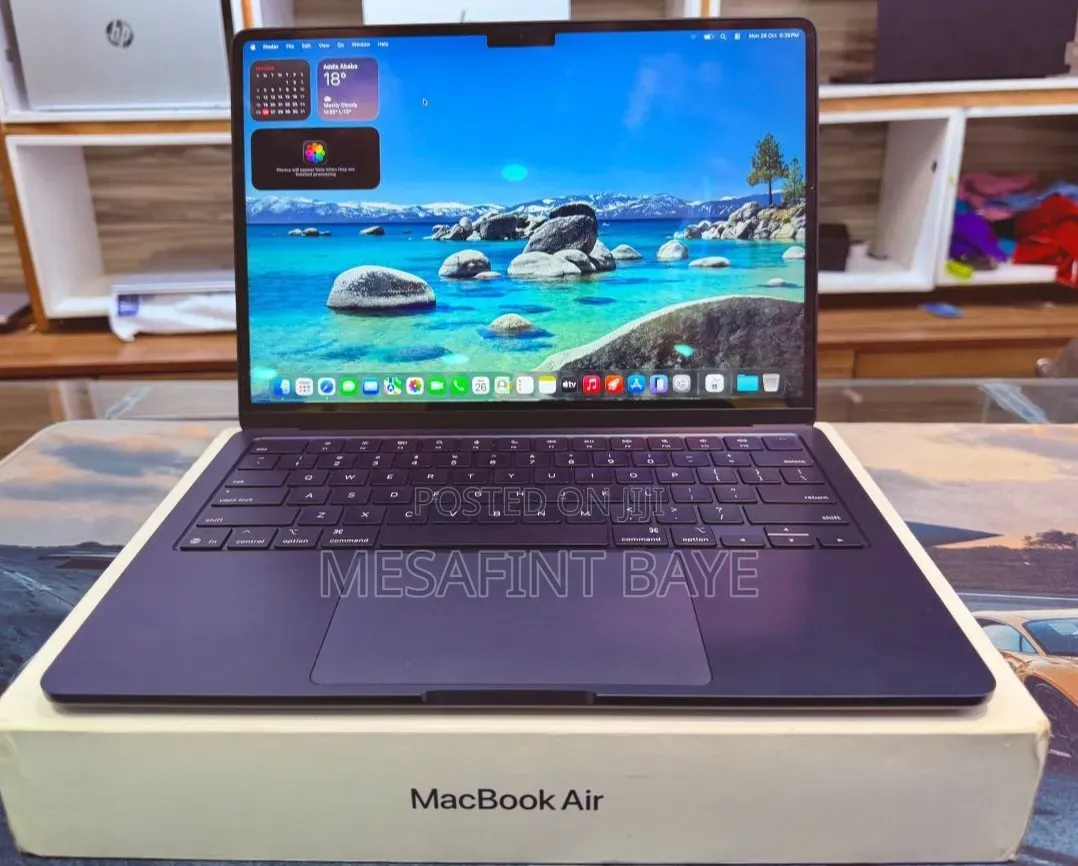 New Laptop Apple MacBook Air 2025 M4 8GB Intel Core i7 SSD 256GB
