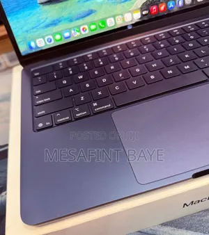 New Laptop Apple MacBook Air 2025 M4 8GB Intel Core i7 SSD 256GB