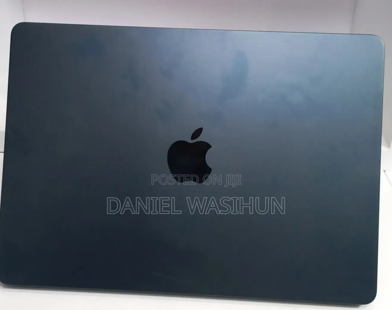 New Laptop Apple MacBook Air 2022 M2 8GB Apple M2 SSD 256GB