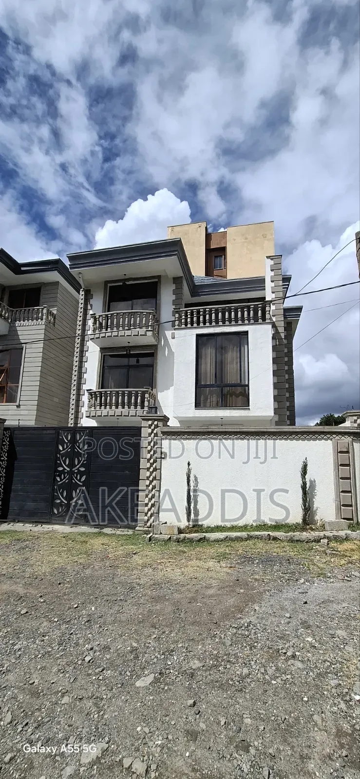 Furnished 6bdrm Townhouse/Terrace in Bole Ayat for sale