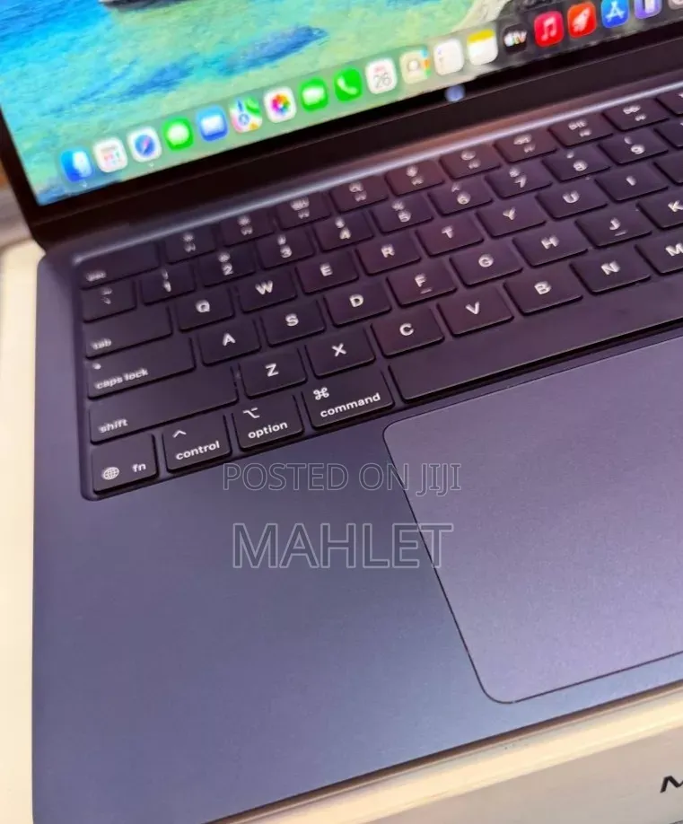 New Laptop Apple MacBook Air 2025 M4 16GB Apple M4 SSD 256GB