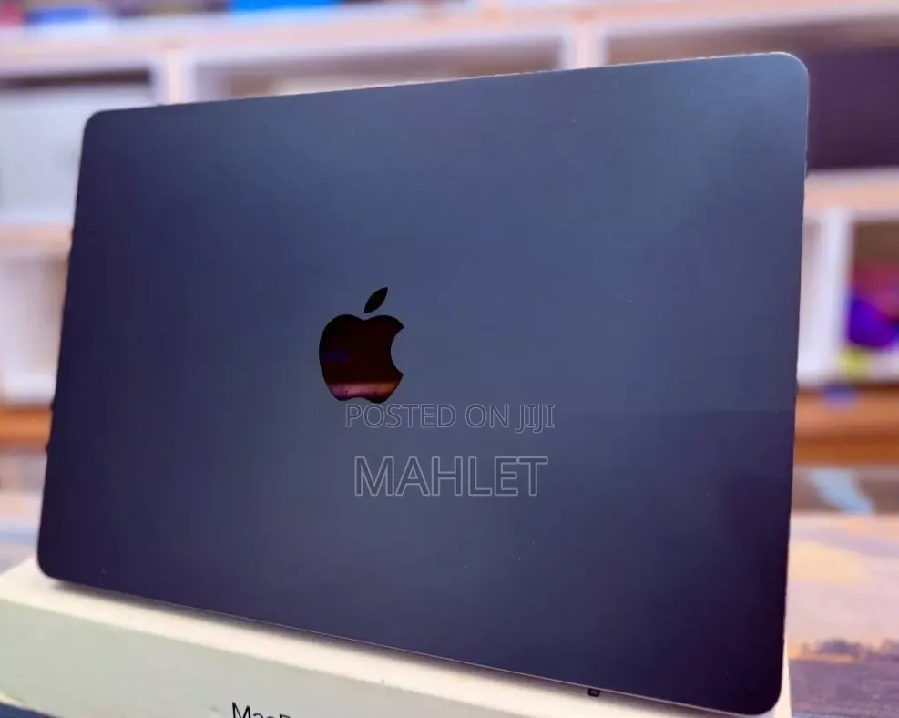 New Laptop Apple MacBook Air 2025 M4 16GB Apple M4 SSD 256GB
