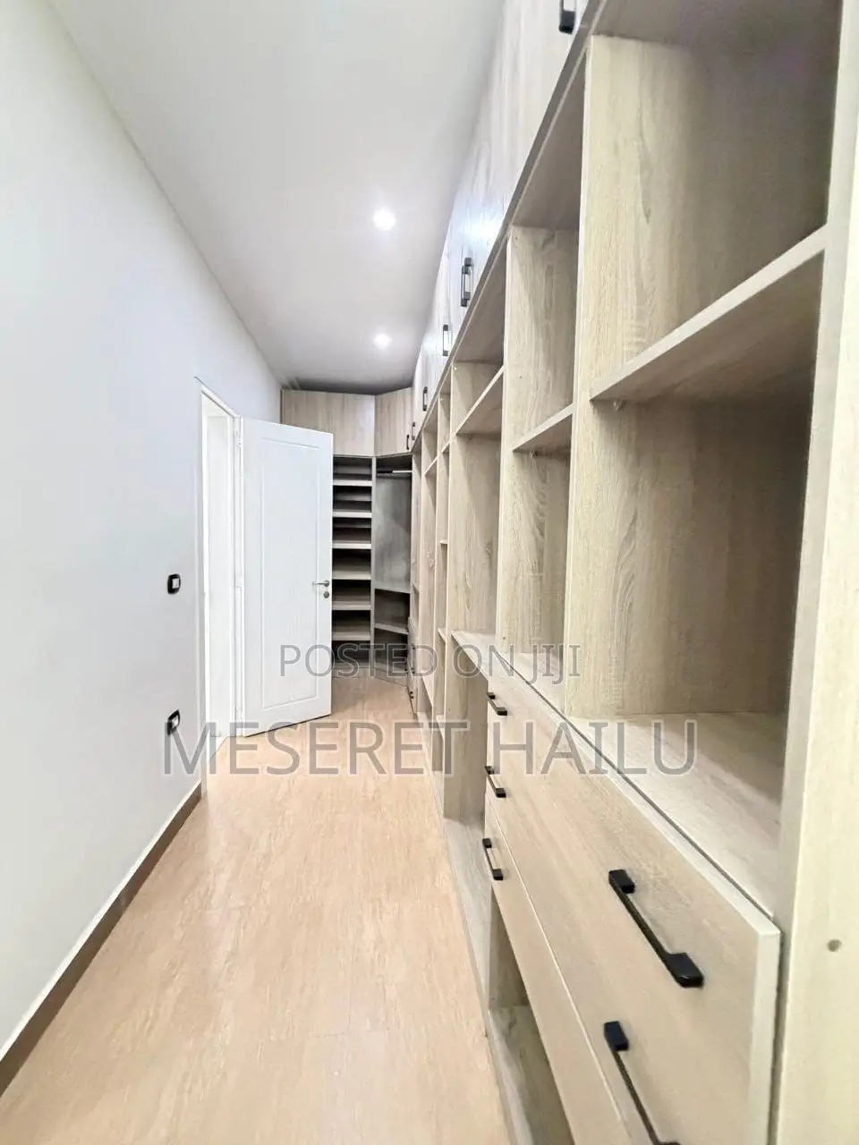 Furnished 4bdrm Apartment in Bola, Bole for rent