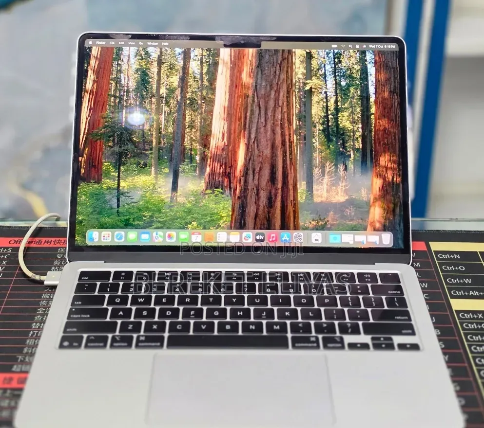 New Laptop Apple MacBook Air 2025 M4 16GB Apple M4 SSD 256GB