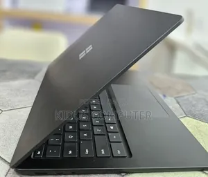 New Laptop Microsoft Surface 16GB Intel Core i7 SSD 512GB