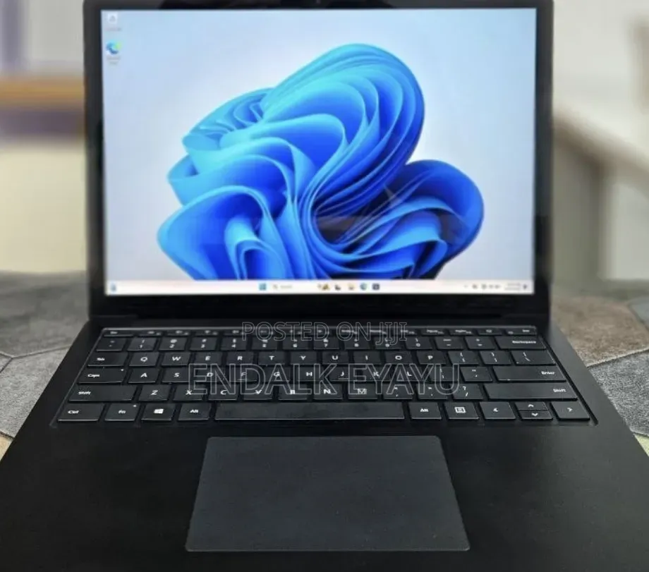 New Laptop Microsoft Surface Laptop 4 16GB Intel Core i7 SSD 512GB