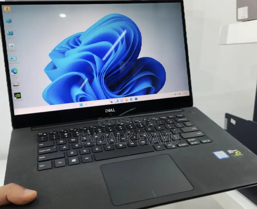New Laptop Dell XPS 15 16GB Intel Core i7 SSD 512GB