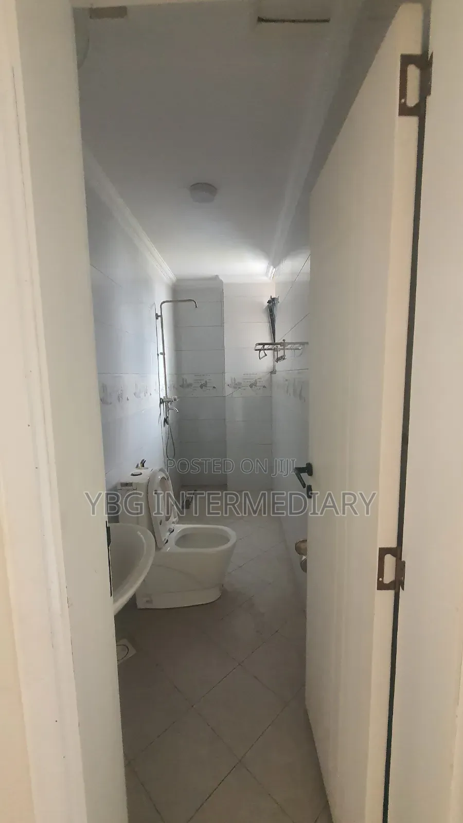 Furnished 3bdrm Apartment in Ayat Lomyad, Yeka for sale