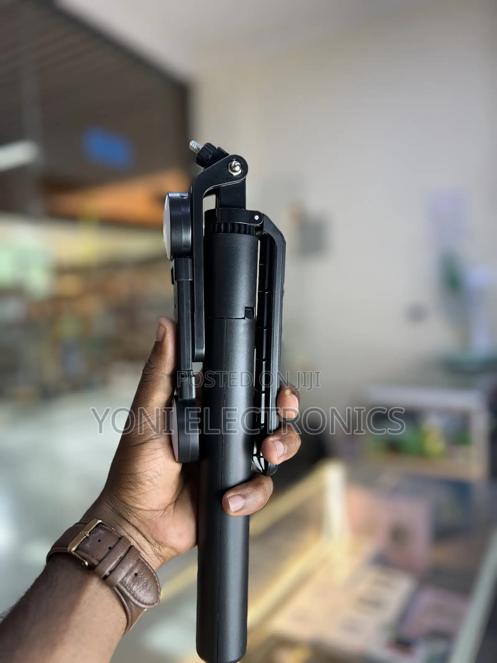 Joway R16K Selfie Stick With Grip Handle (1.7M)