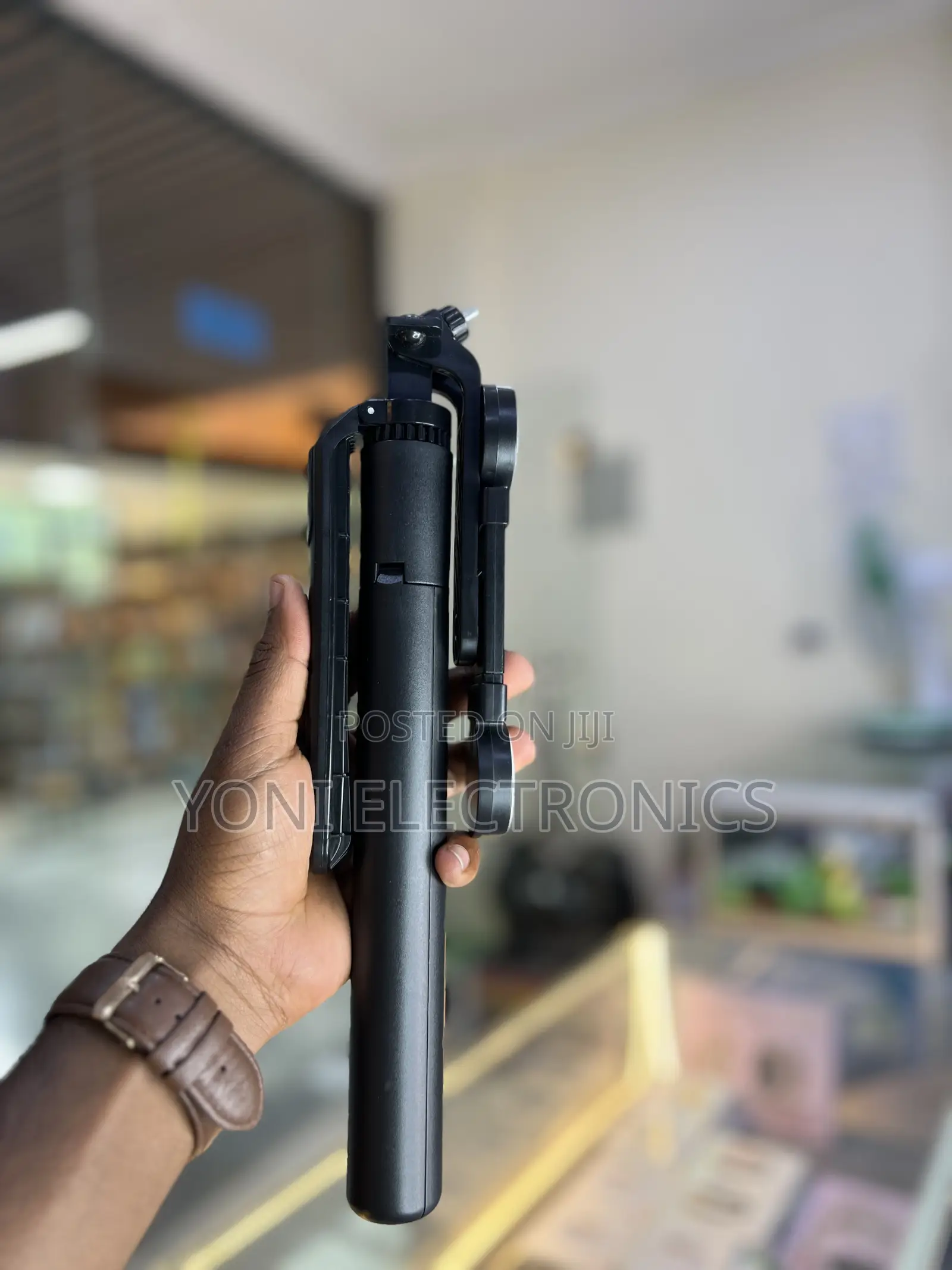 Joway R16K Selfie Stick With Grip Handle (1.7M)