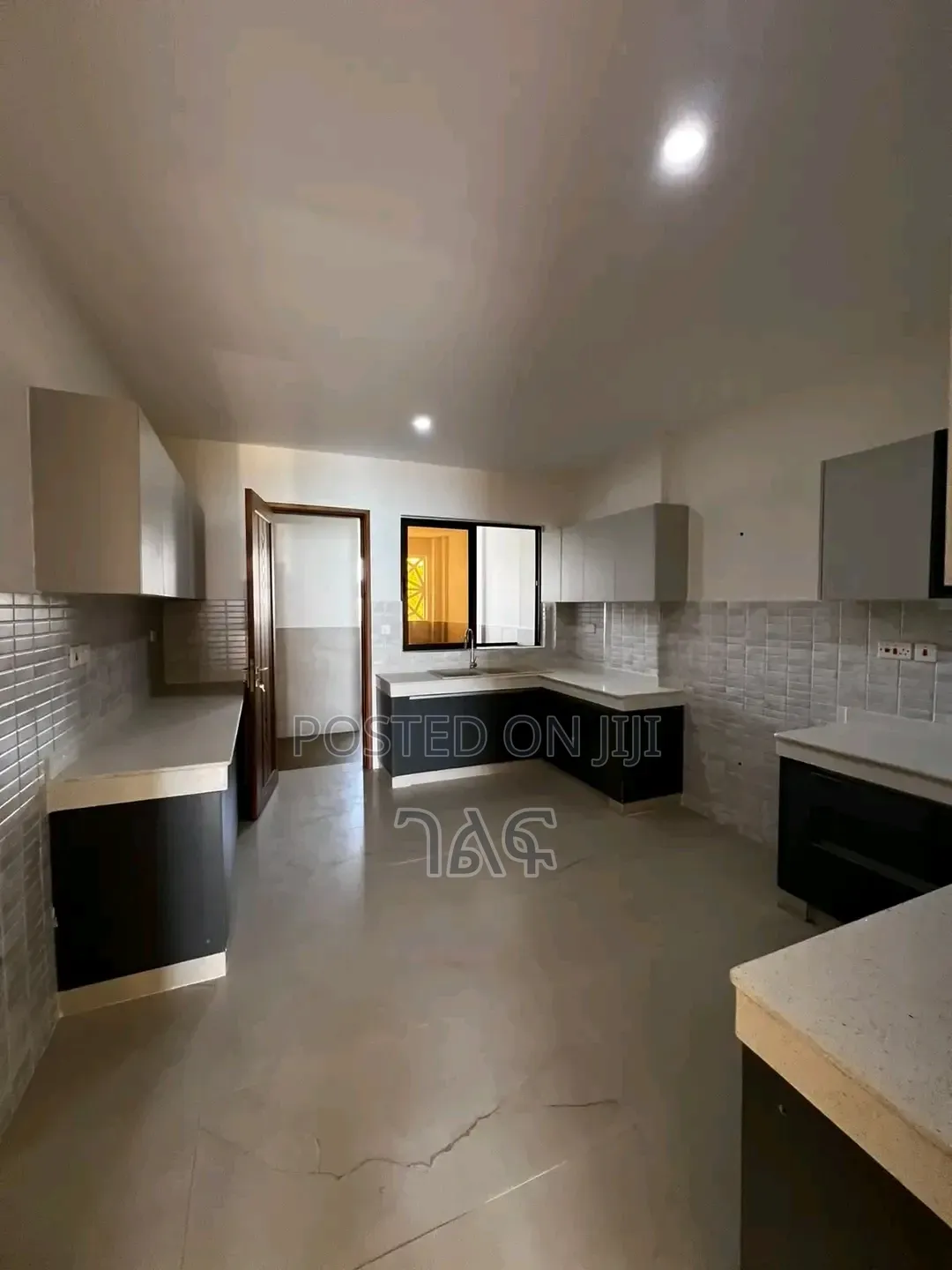 3bdrm Apartment in ገርጂ ቶቶት 98% የተጠናቀቀ, Bole for sale