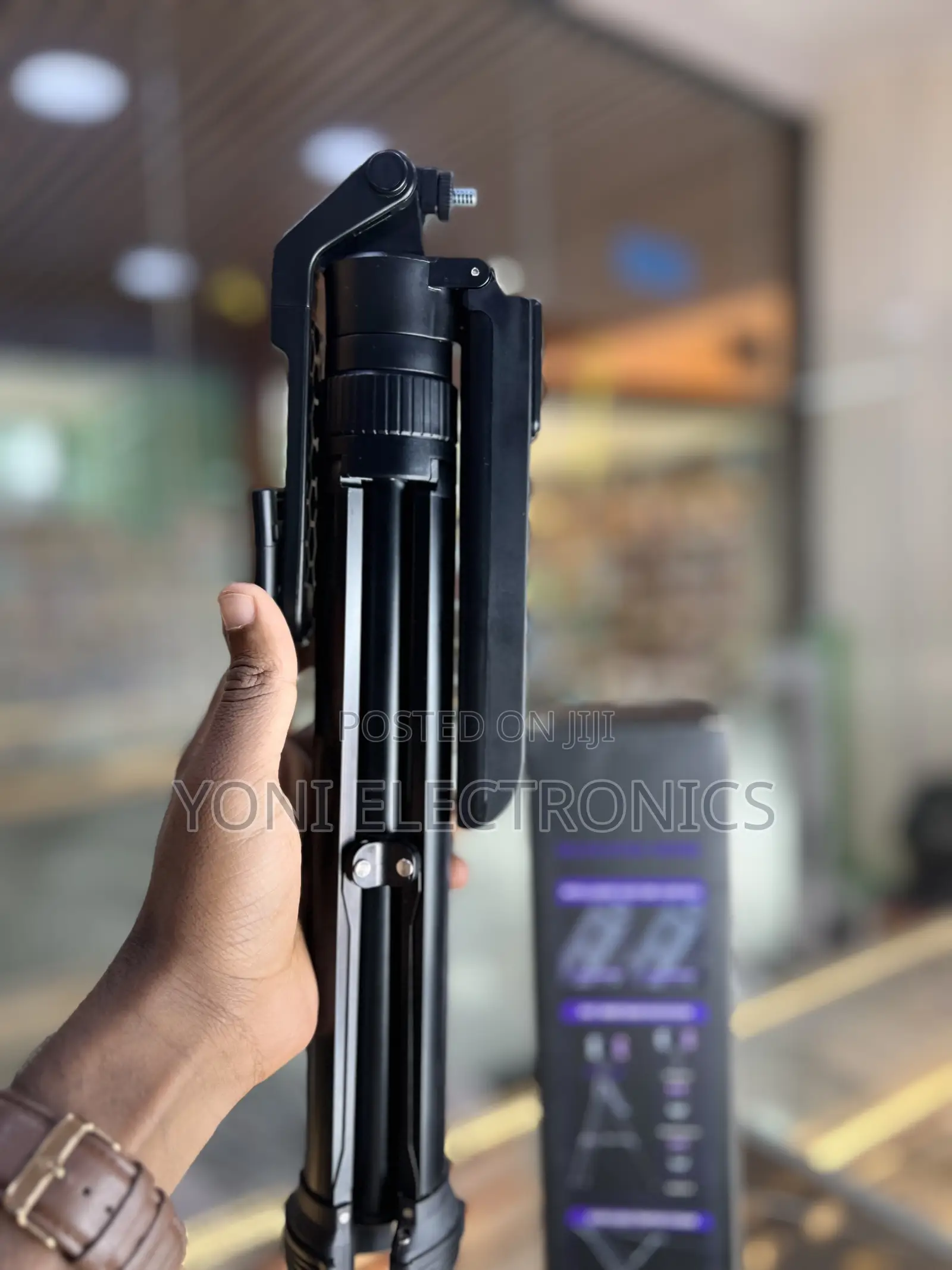 C19 AI Tracking Smart Selfie Stick (1.9M)