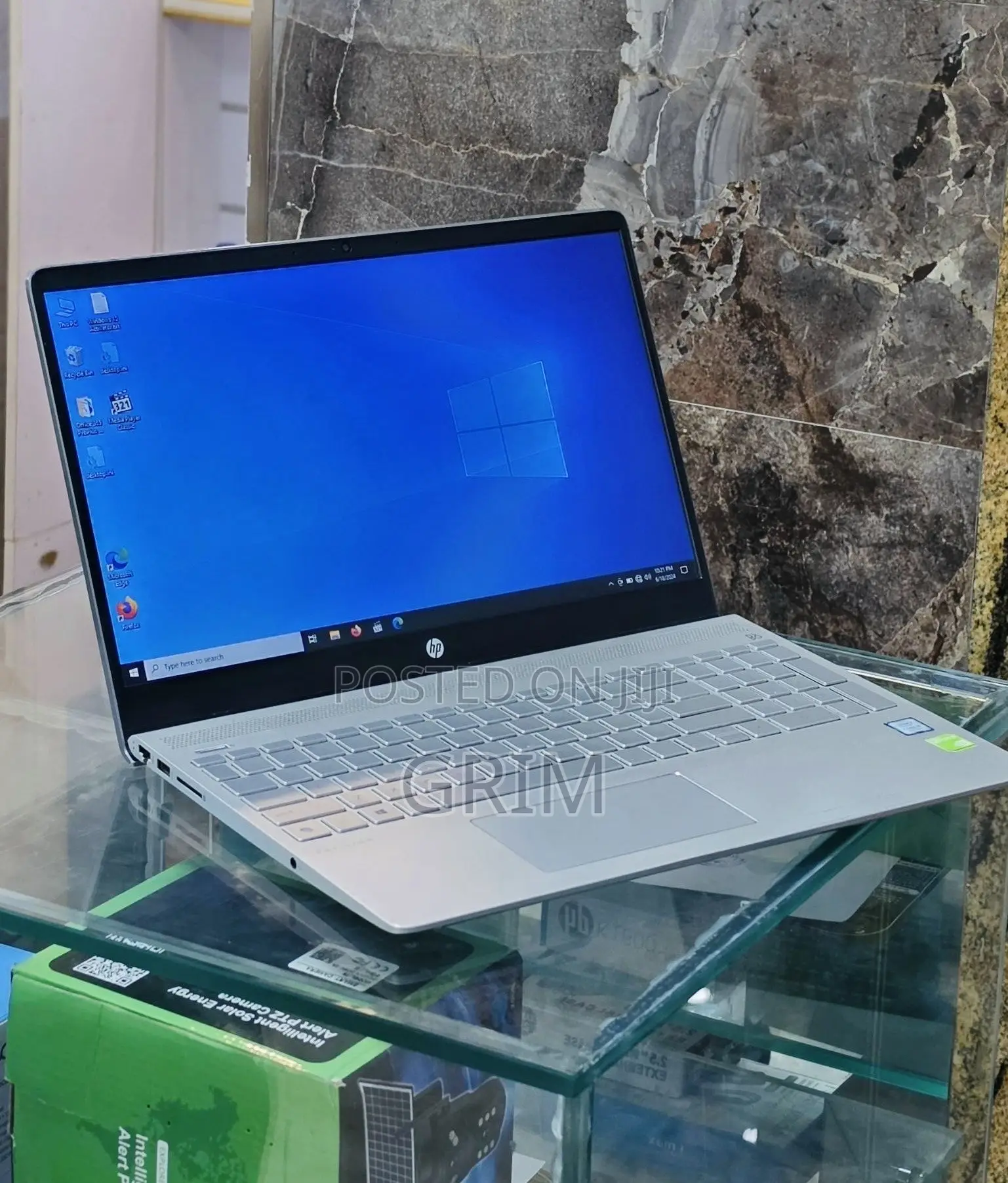 New Laptop HP Pavilion 15 8GB Intel Core i5 SSD 256GB