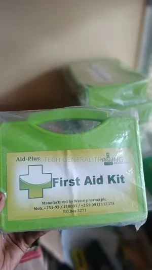 5-Person First Aid Kit: የ5 ሰዎች የመጀመሪያ እርዳታ ኪት!