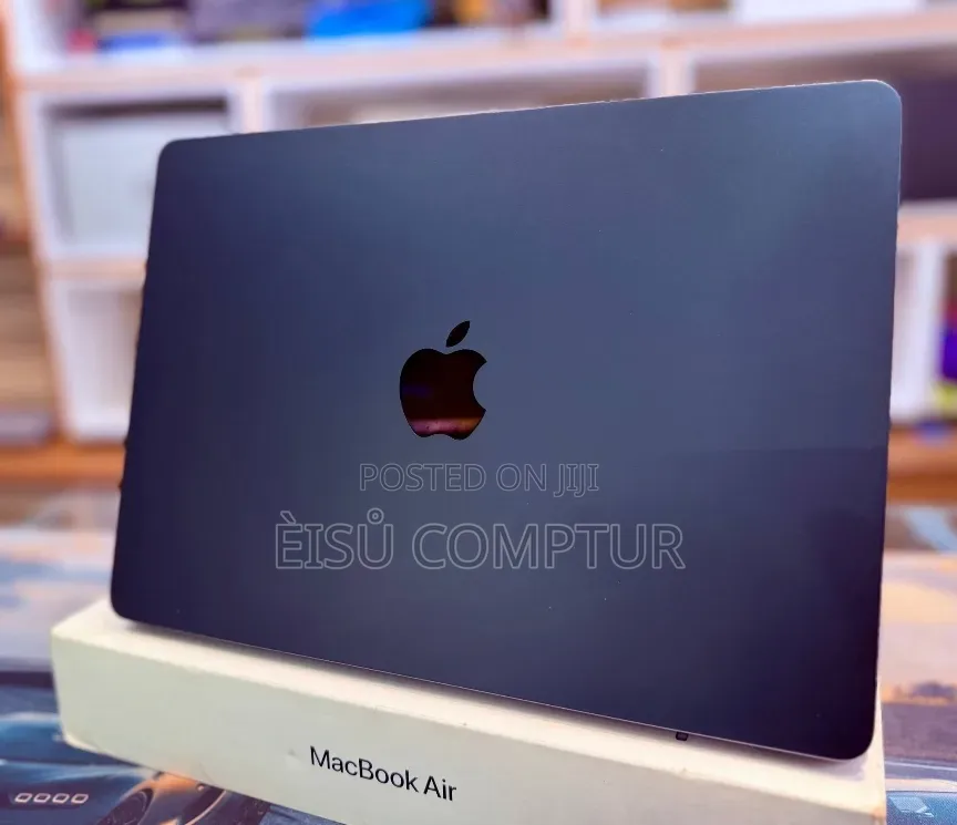 New Laptop Apple MacBook Air 2025 M4 16GB Apple M4 SSD 256GB
