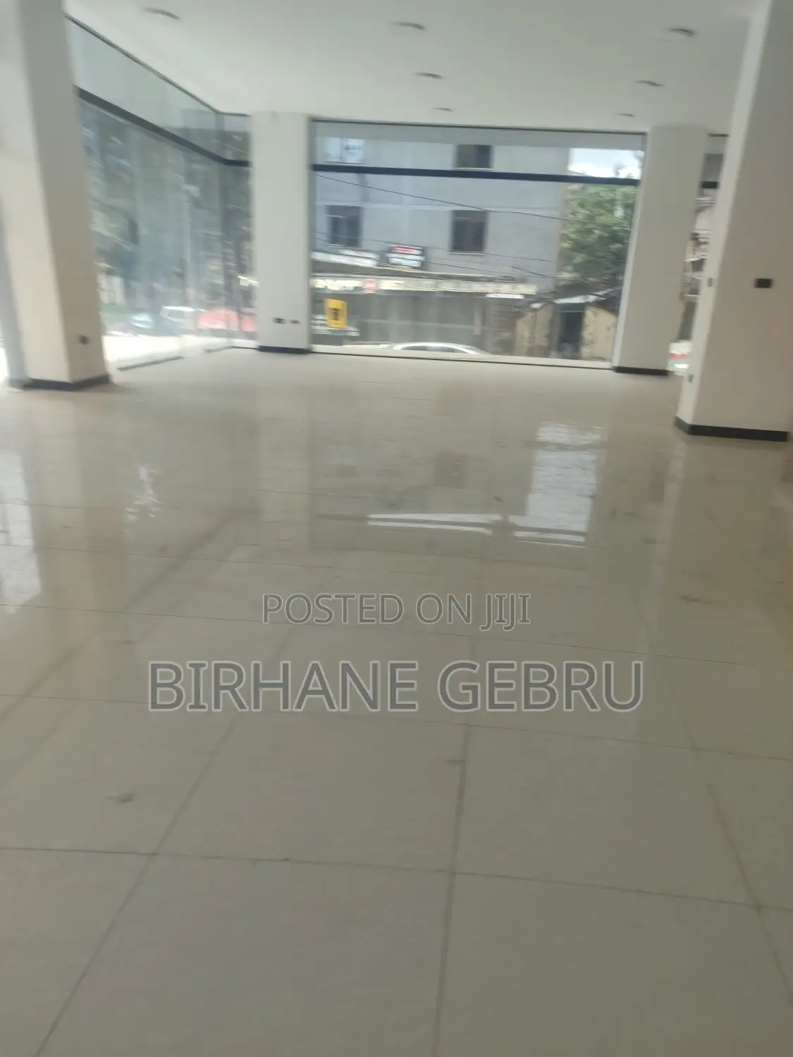 Space Rent for Pharmacy Vip Cloth and Other
