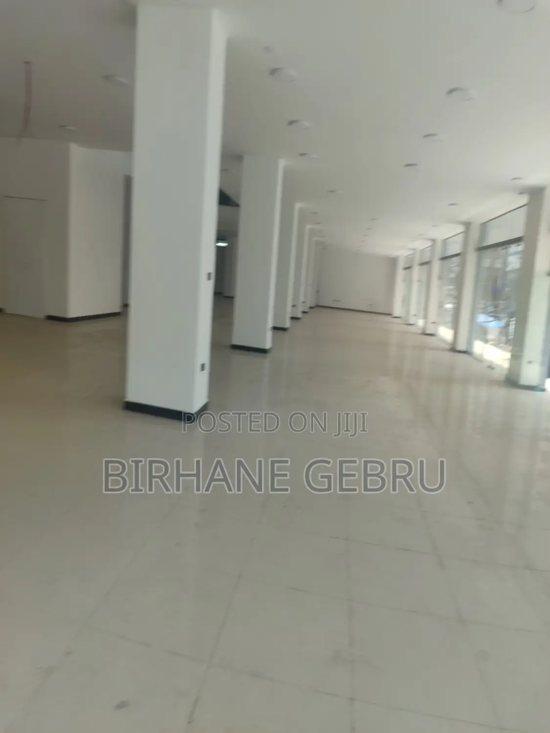 Space Rent for Pharmacy Vip Cloth and Other