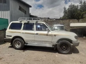 Toyota Land Cruiser 70 1991 White