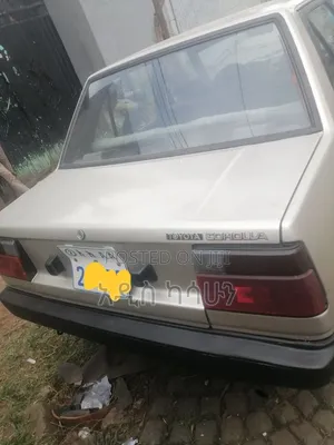 Toyota Corolla 1982 Gold