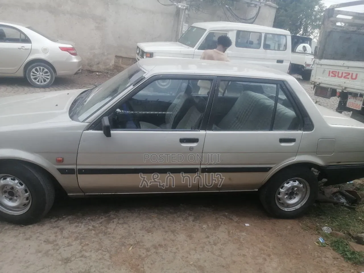 Toyota Corolla 1982 Gold