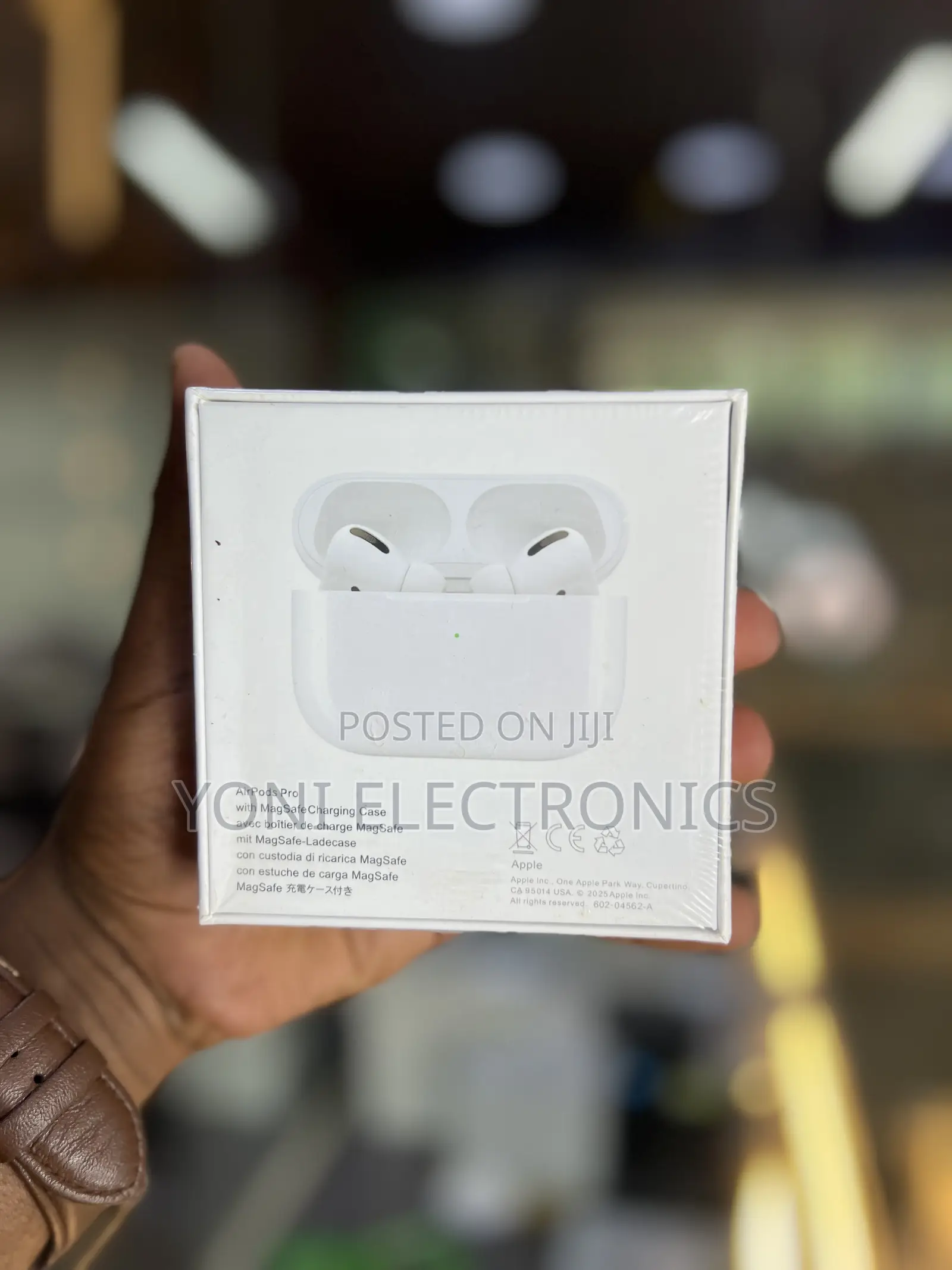 AirPods Pro (MagSafe Charging Case)