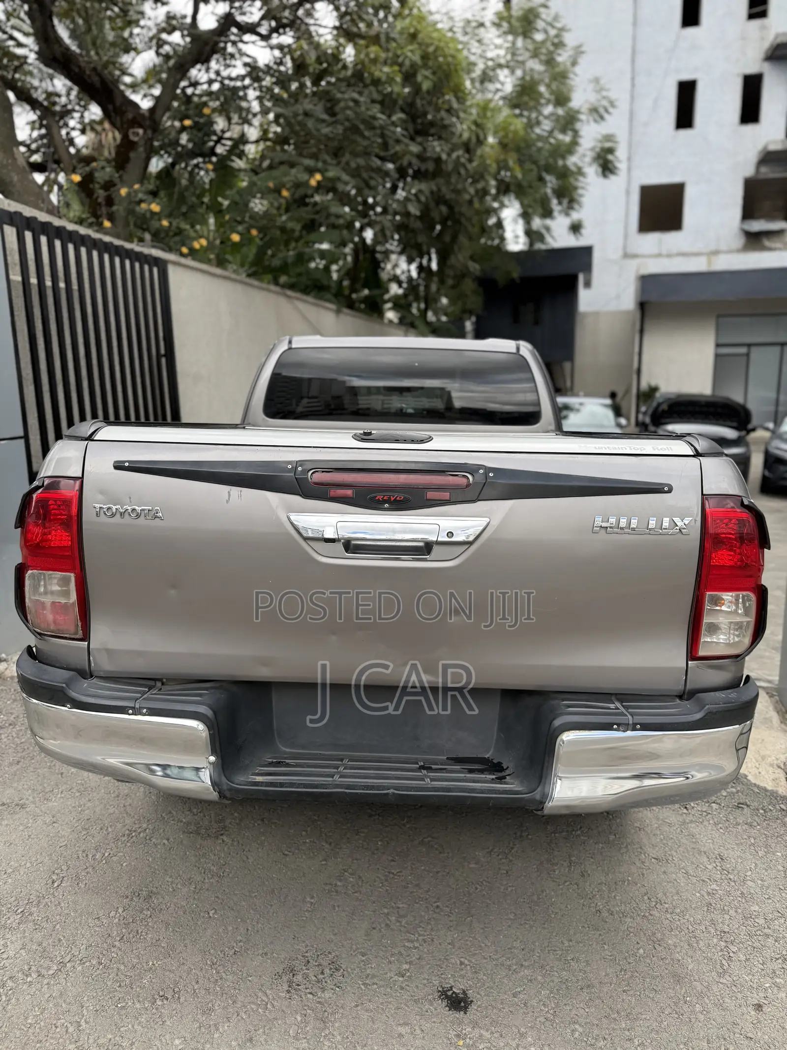 Toyota Hilux Revo Double Cab Deisel 2.4 AWD 2019 Gray