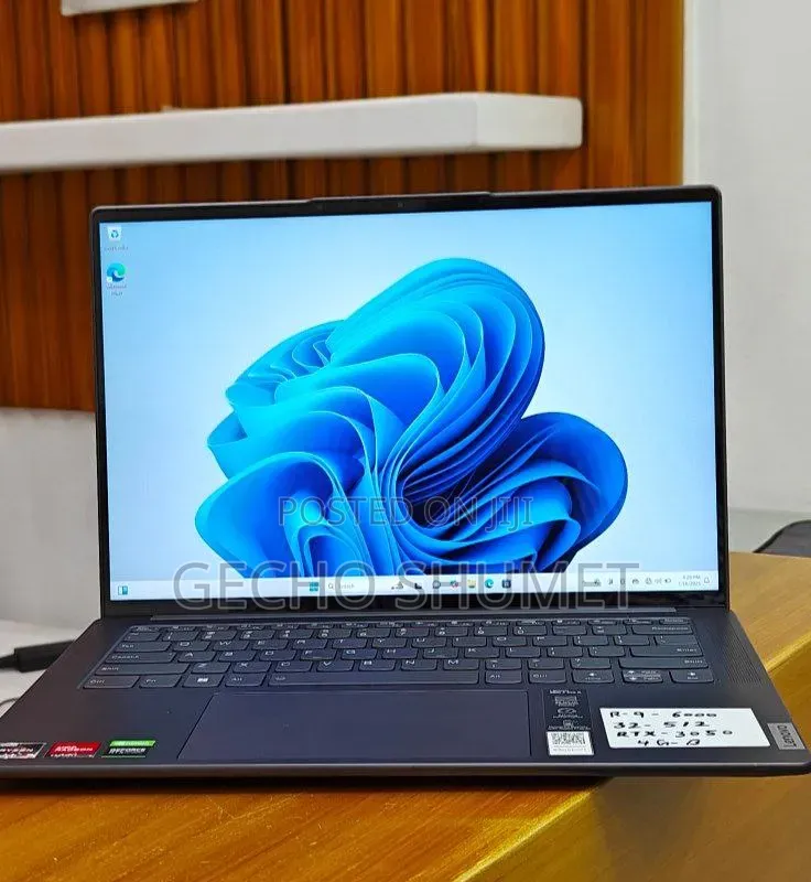 New Laptop Lenovo Yoga Slim 7 32GB AMD Ryzen 9 SSD 512GB