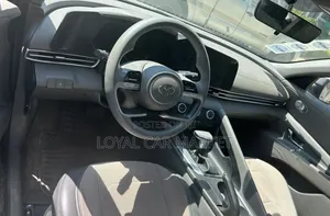 Hyundai Elantra 2022 Gray