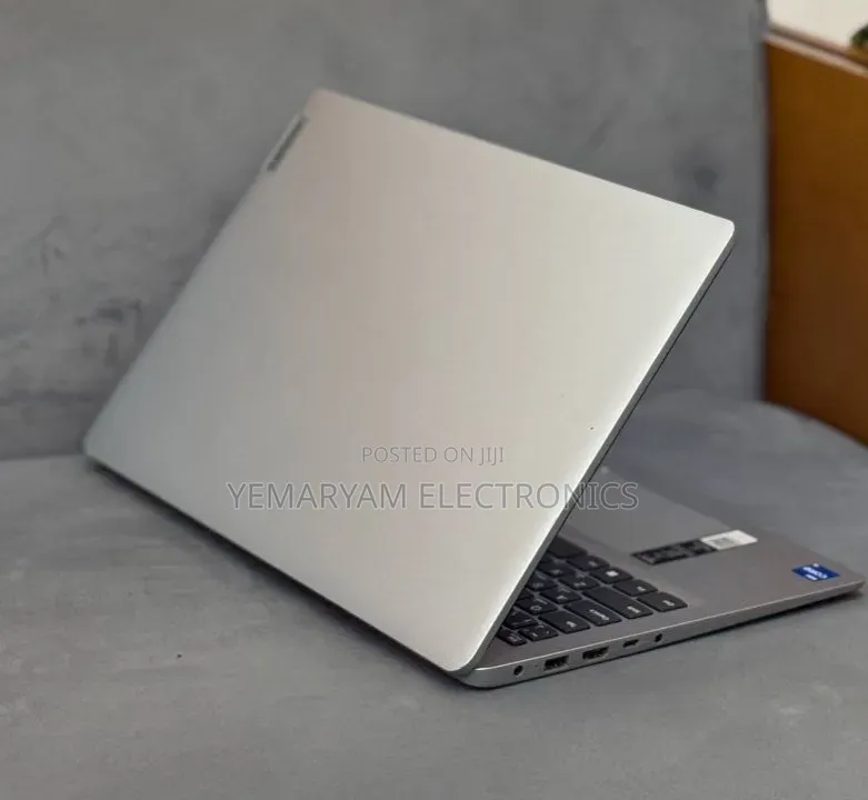 New Laptop Lenovo 16GB Intel Core i5 SSD 512GB
