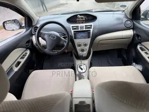 Toyota Yaris 1.0 VVT-i 2007 Green