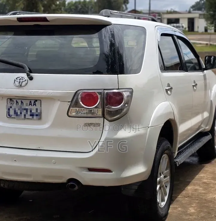 Toyota Fortuner 2012 White