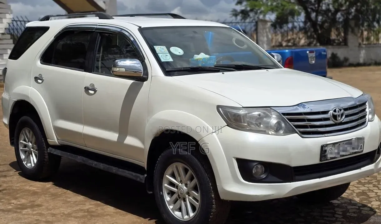 Toyota Fortuner 2012 White