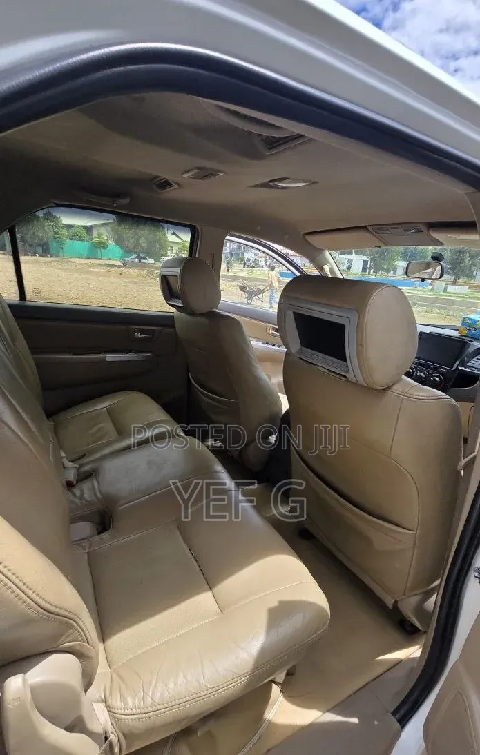Toyota Fortuner 2012 White