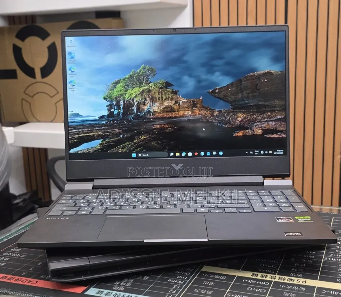 New Laptop HP Victus 16 16GB AMD Ryzen 7 SSD 512GB