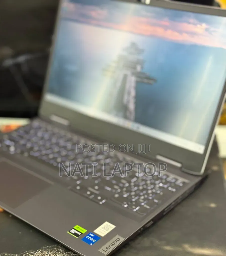 New Laptop Lenovo LOQ 15ARP9 16GB Intel Core i5 SSD 512GB
