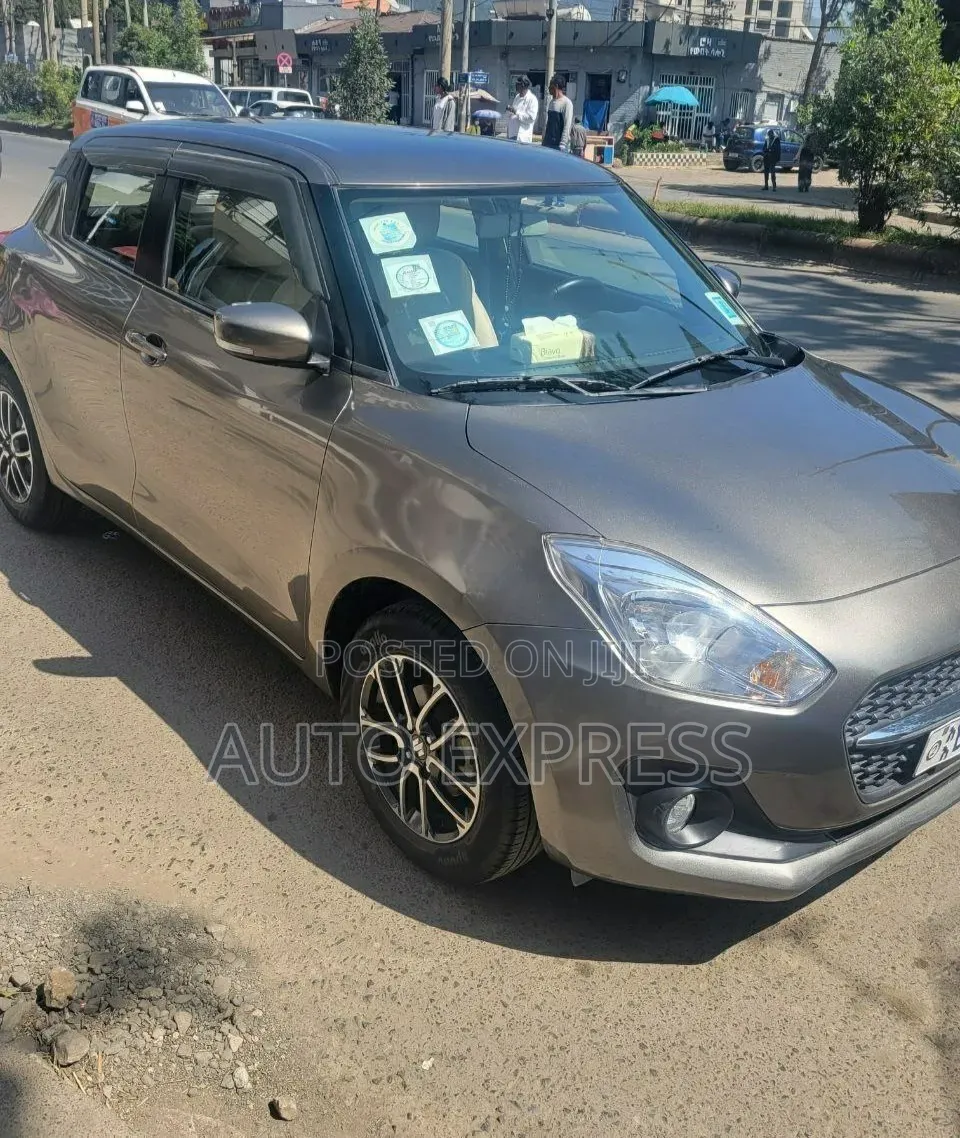 Suzuki Swift 2021 Brown