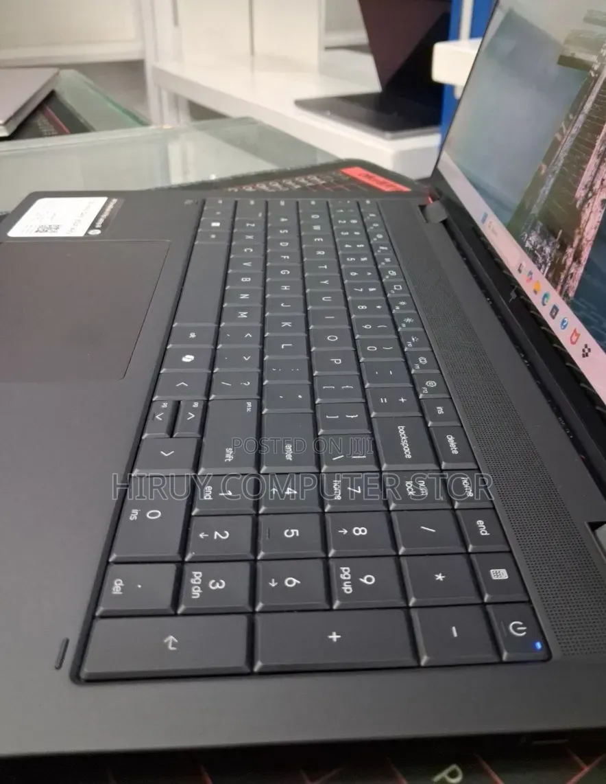 New Laptop HP OmniBook 5 16" 16GB Intel Core Ultra 7 SSD 1T