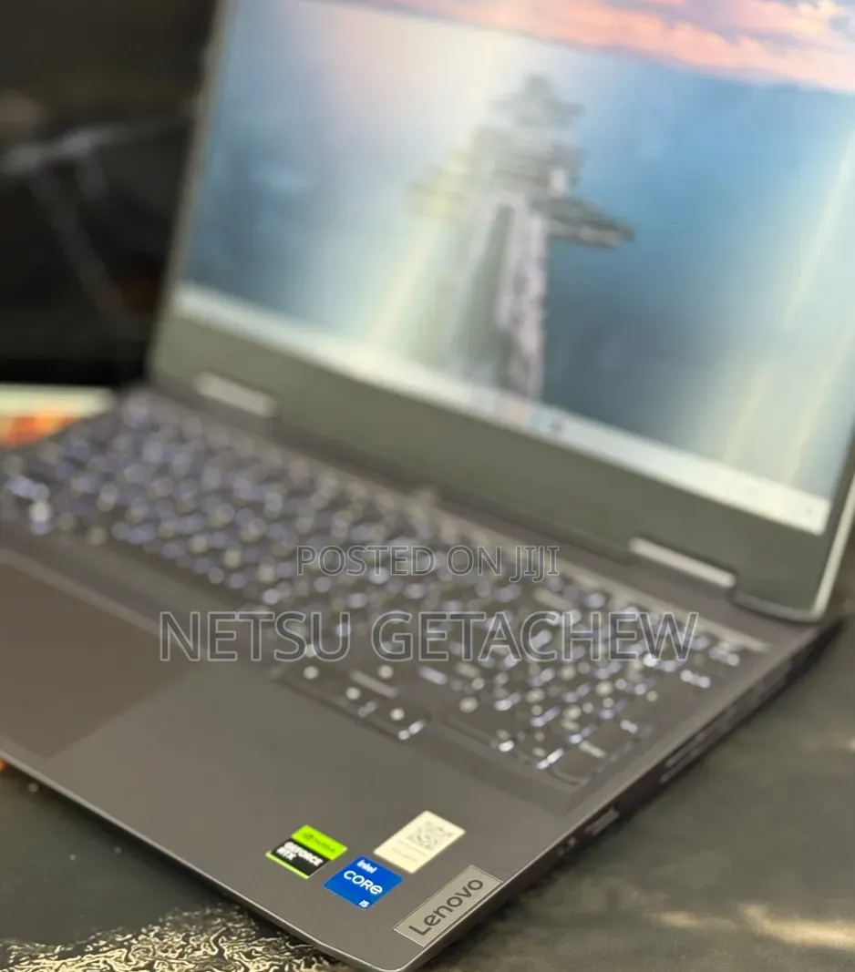 New Laptop Lenovo LOQ 15IRH8 16GB Intel Core i5 SSD 512GB