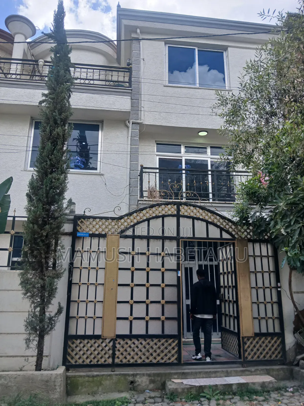 Furnished 5bdrm House in የግል, Nifas Silk-Lafto for sale