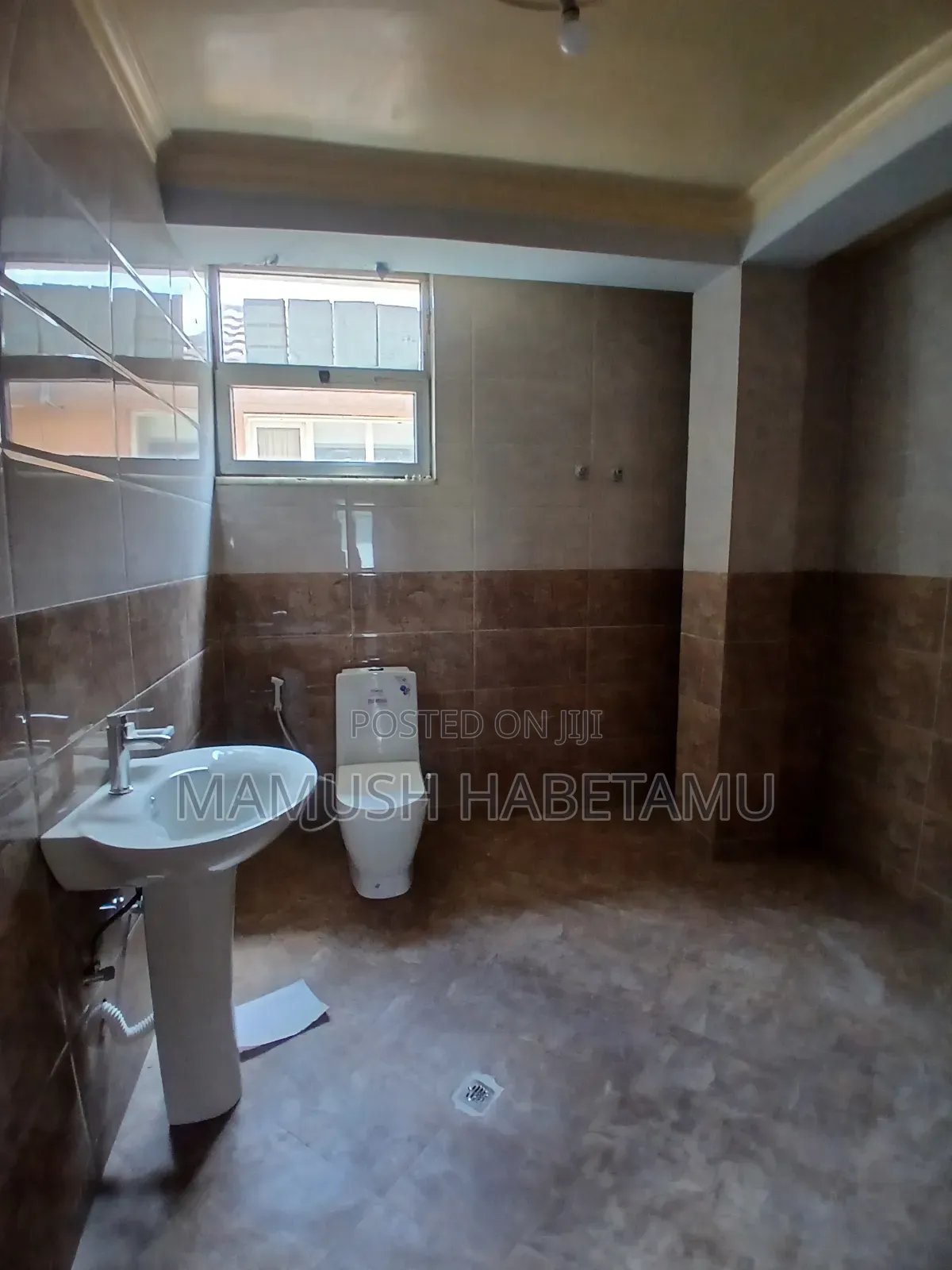 Furnished 5bdrm House in የግል, Nifas Silk-Lafto for sale