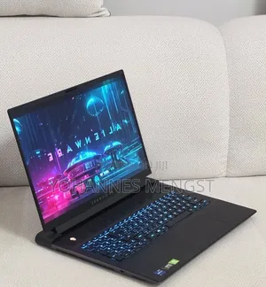 New Laptop Alienware M18 R2 32GB Intel Core i9 SSD 2T