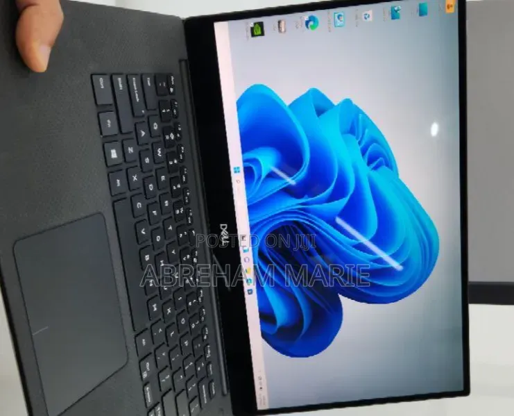 New Laptop Dell XPS 15 16GB Intel Core i7 SSD 512GB