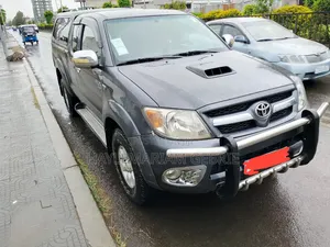 Toyota Hilux 2.5 D-4D 2008 Gray