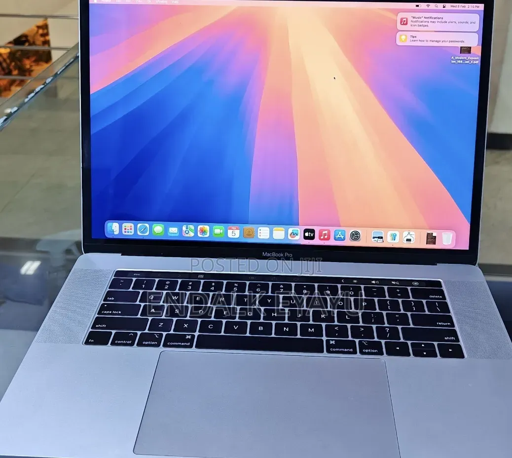 New Laptop Apple MacBook Pro 2019 16GB Intel Core i9 SSD 512GB