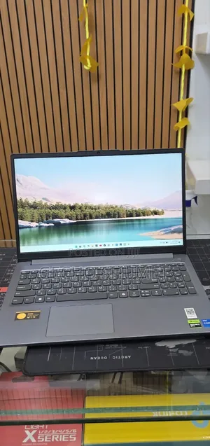 New Laptop Lenovo LOQ 15AHP10 12GB Intel Core i5 SSD 512GB