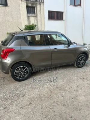 Suzuki Swift 2022 Brown