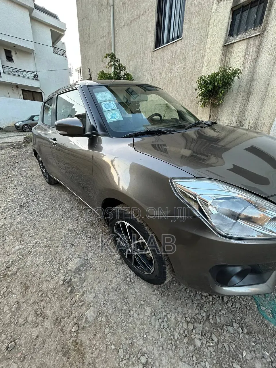Suzuki Swift 2022 Brown